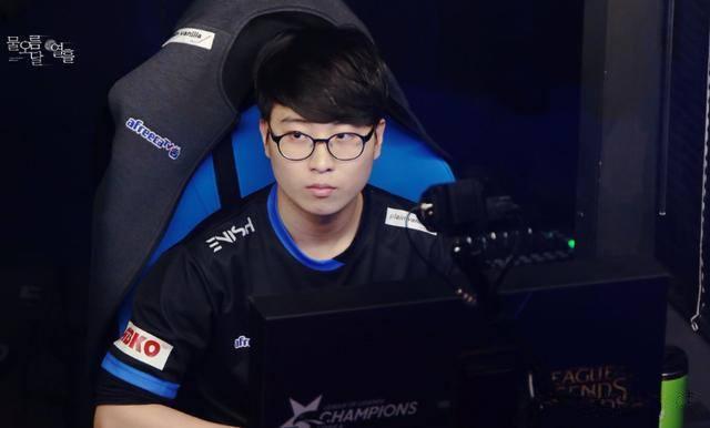 更展现了阿 更展现了阿