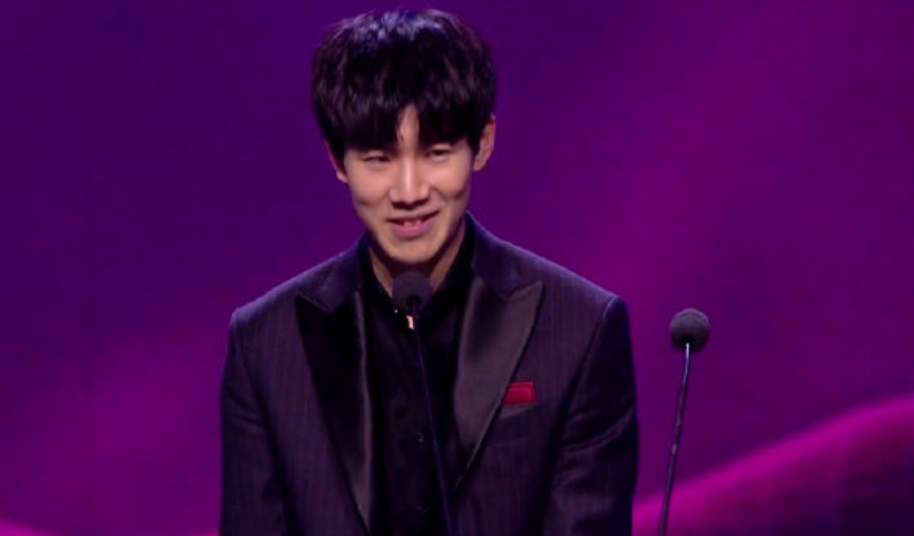 他的带领下 他的带领下